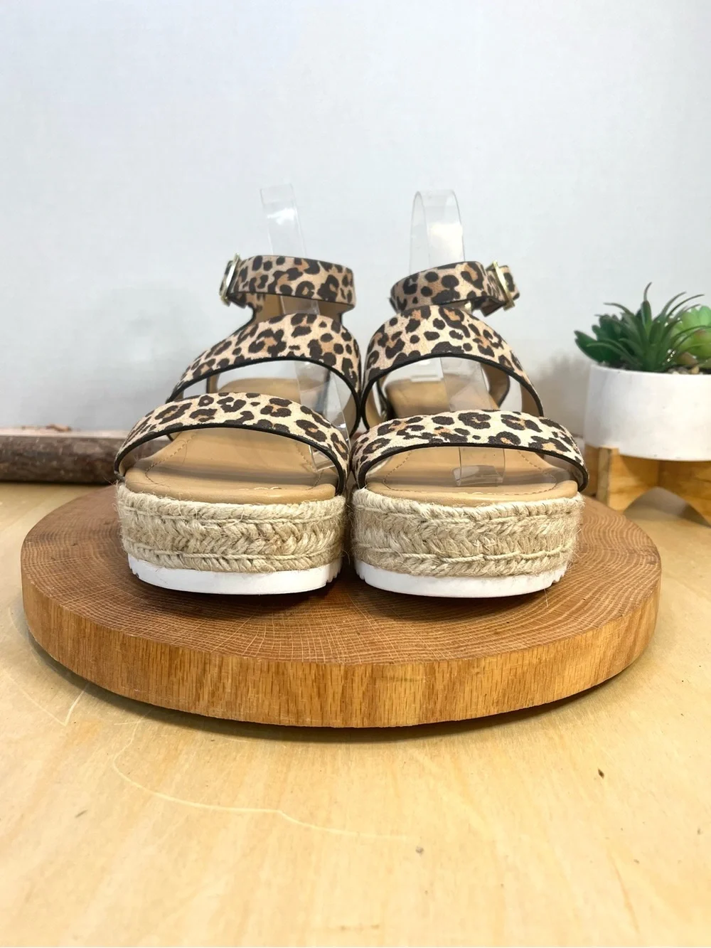 NWT Soda Bryces Cheetah Print Platform Espadrille Sandals Size 10
